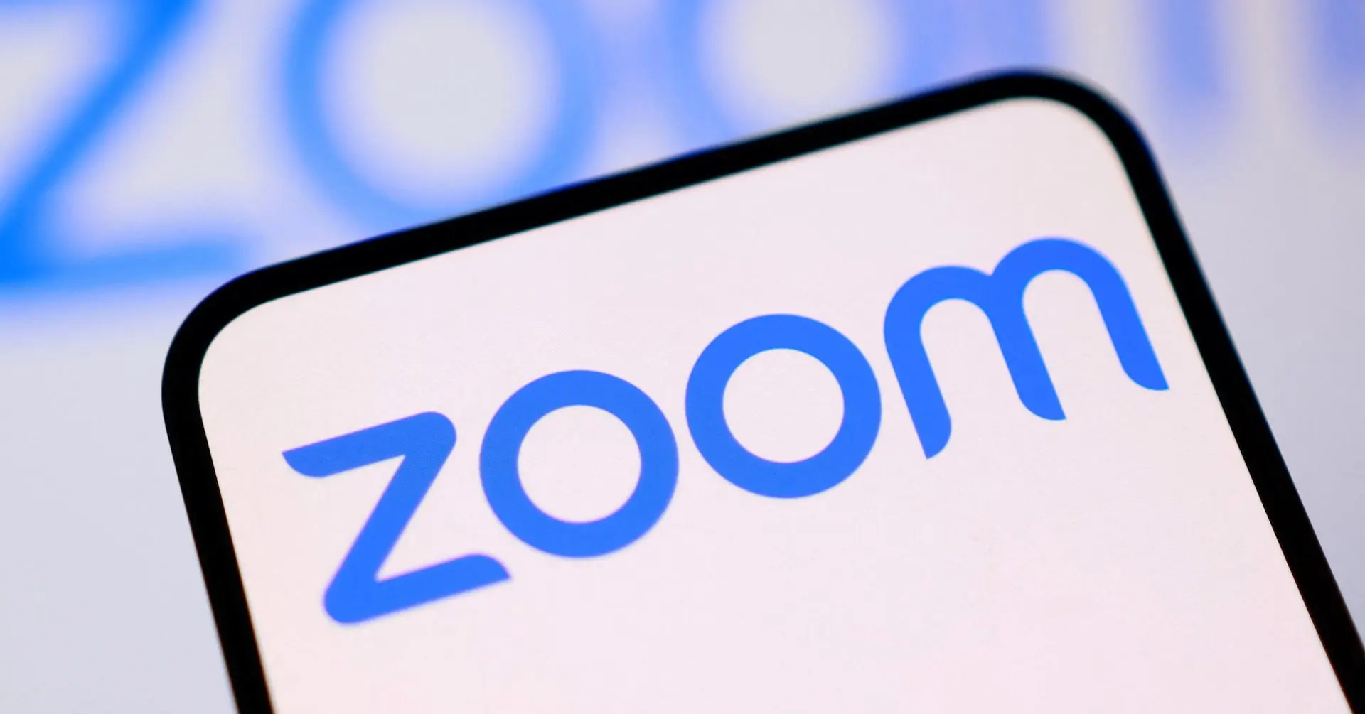Zoom Forecasts Surge on AI