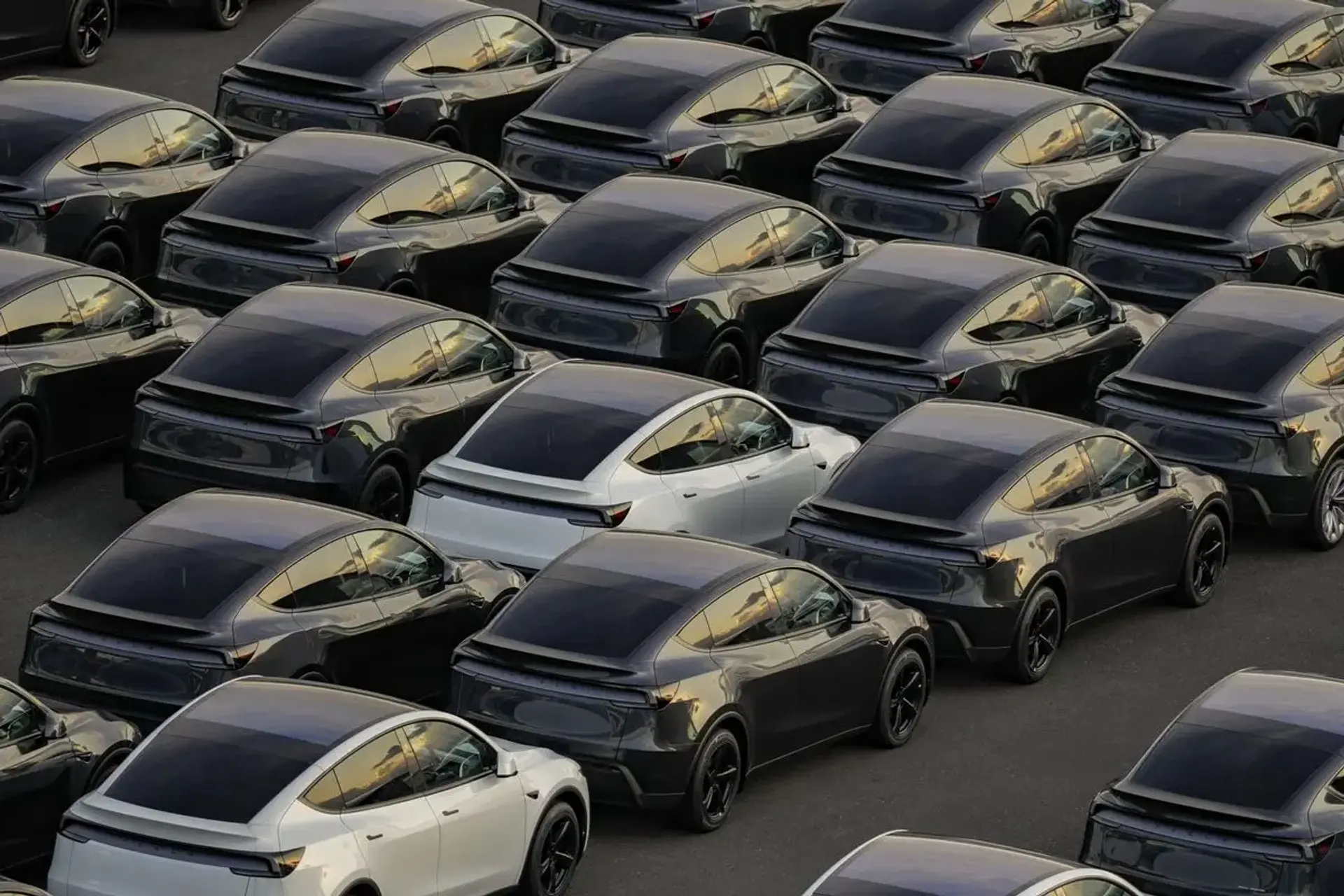 Tesla disbands Dojo supercomputer team