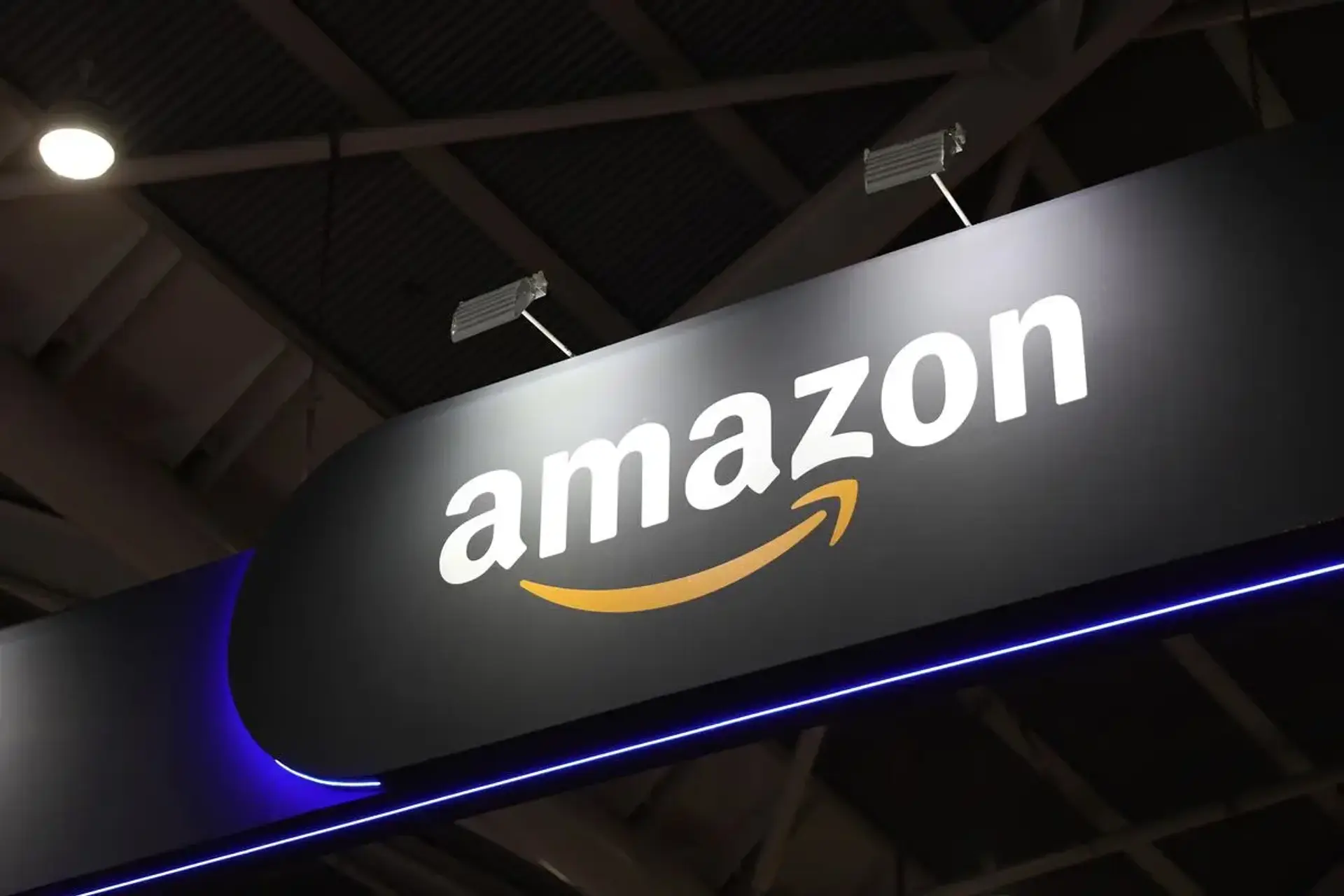 Amazon acquires wearable AI firm Bee
