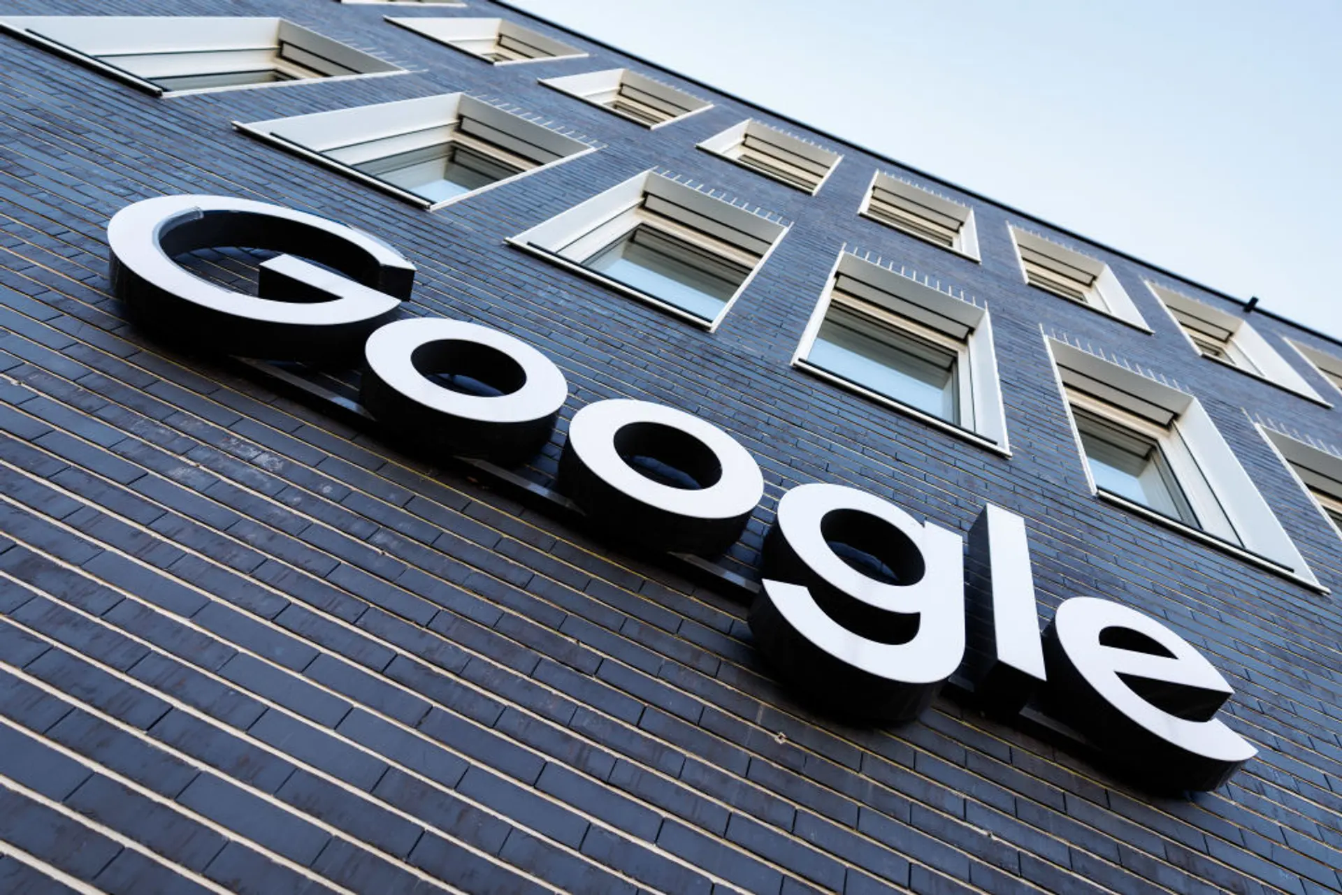 Google's AI dials businesses