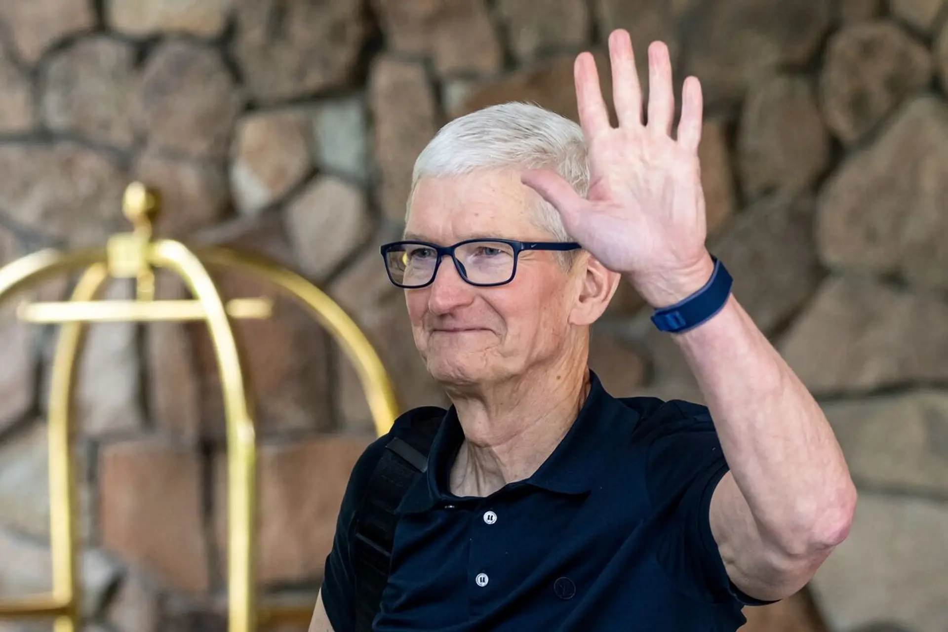 Meta hires Apple AI executive