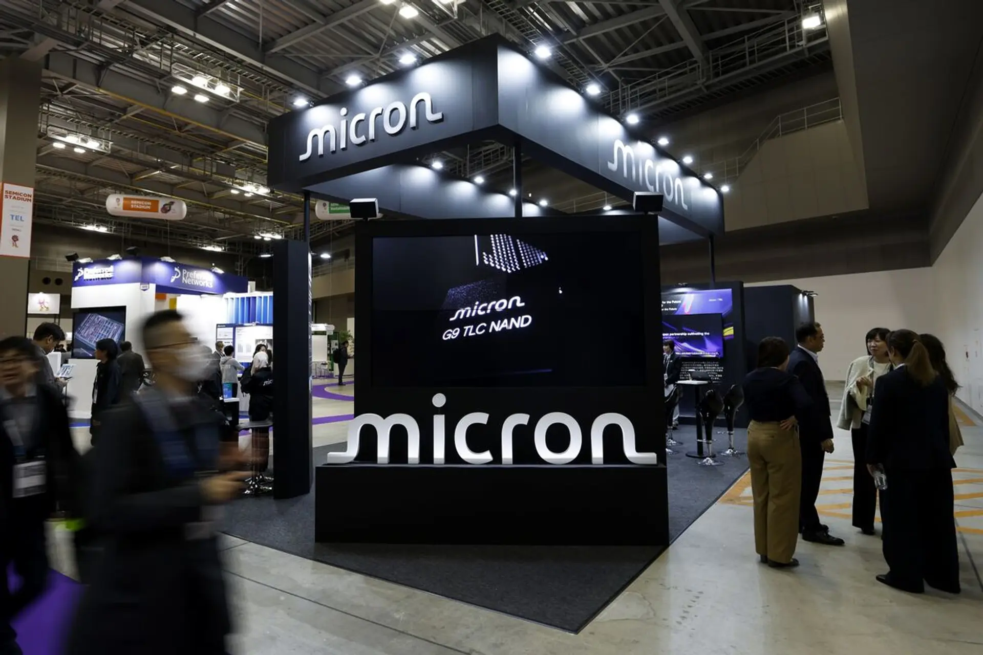 Micron's AI-Driven Forecast Boost