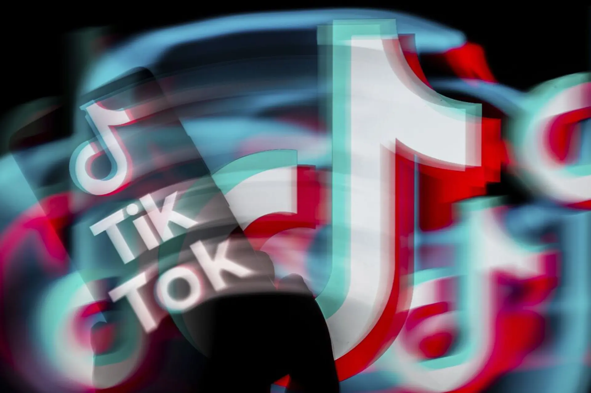 TikTok Embraces AI Advertising