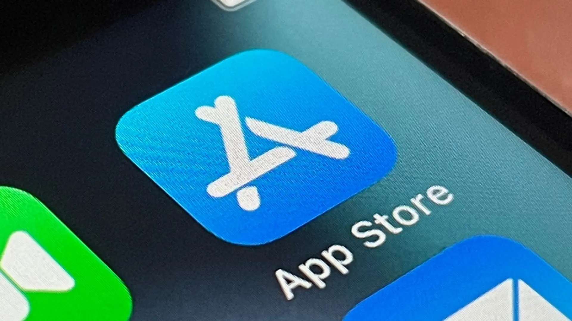 Apple Enhances App Discovery with AI