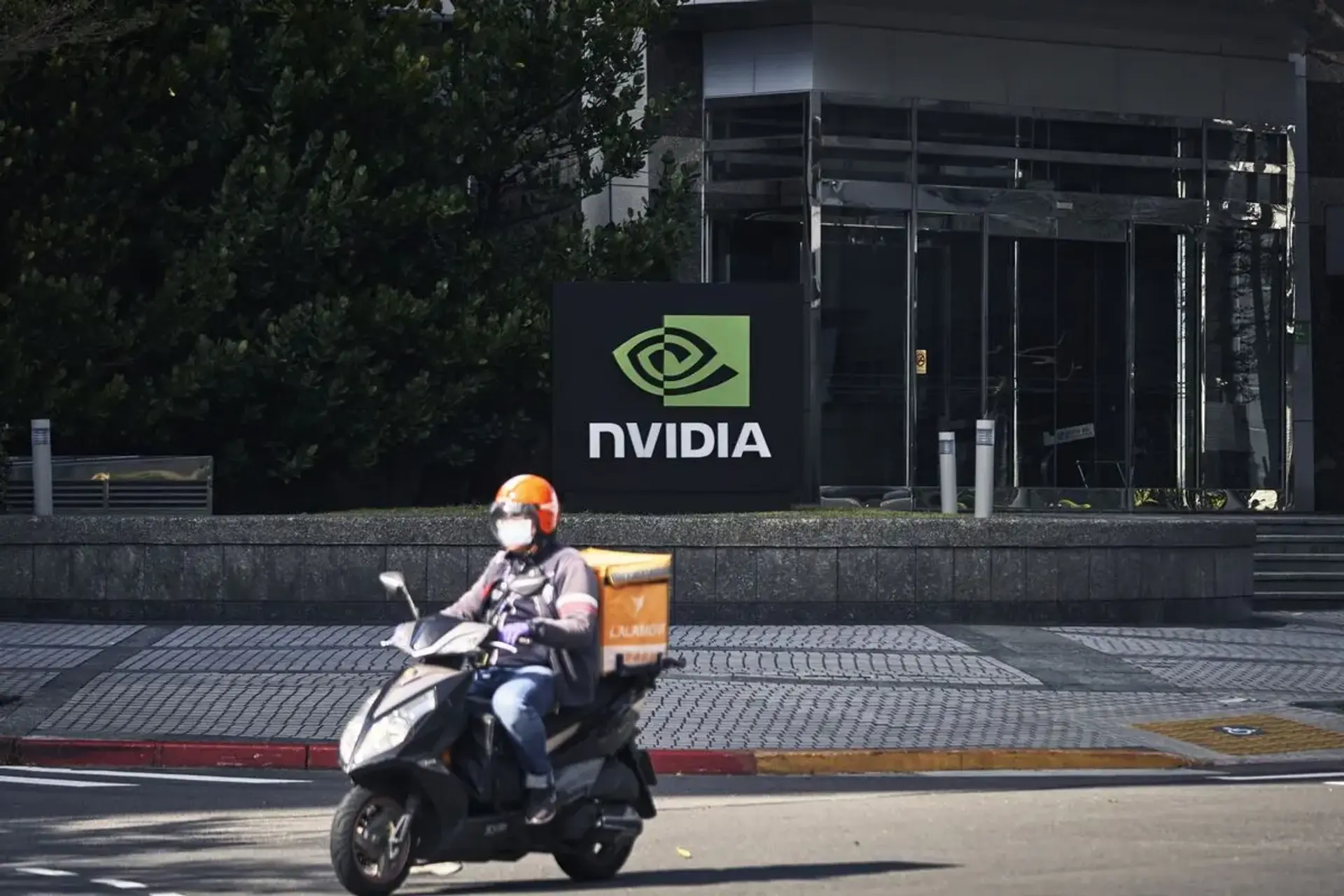 Nvidia's AI Rally Resurges