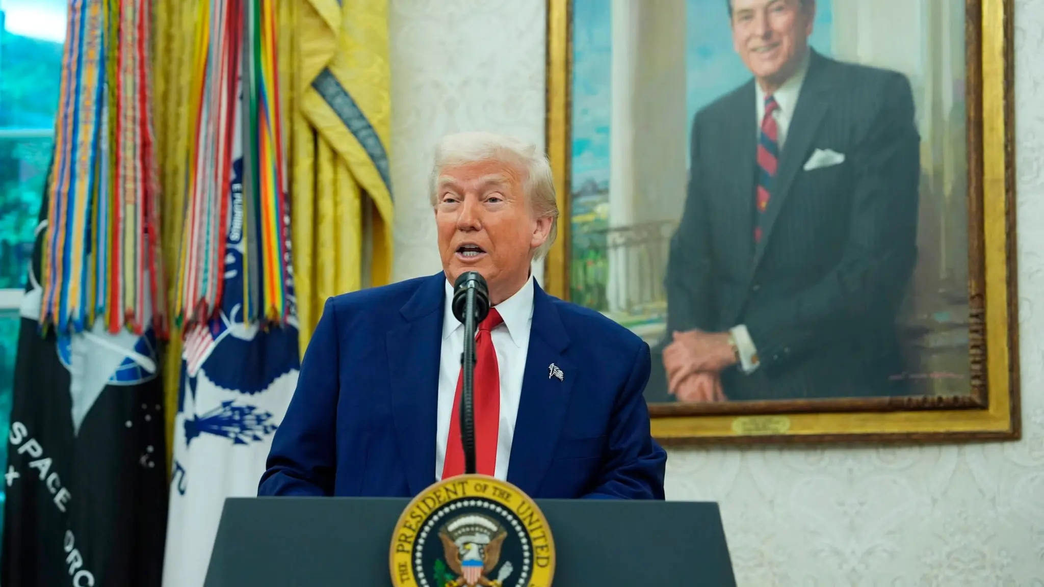 Trump restricts chip software exports to China