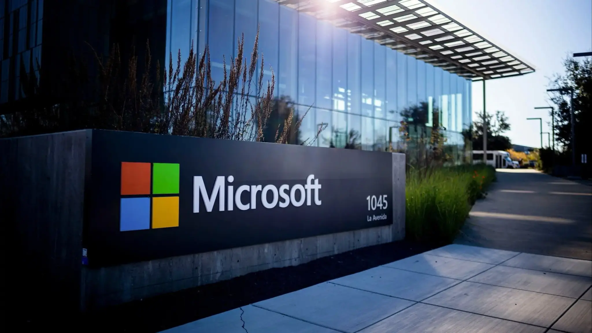 Microsoft's AI Fuels Cloud Surge