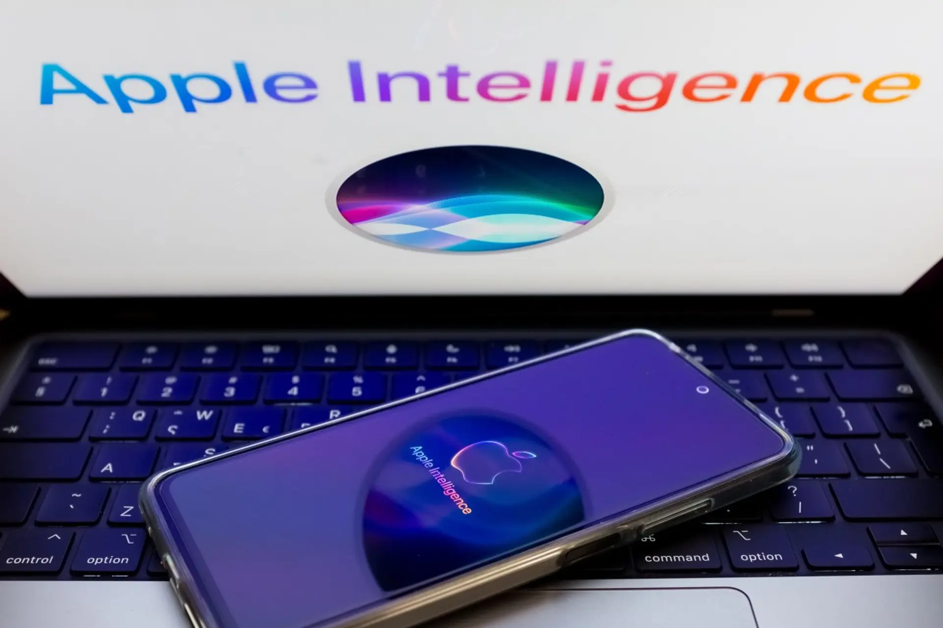 Apple Integrates Google Gemini