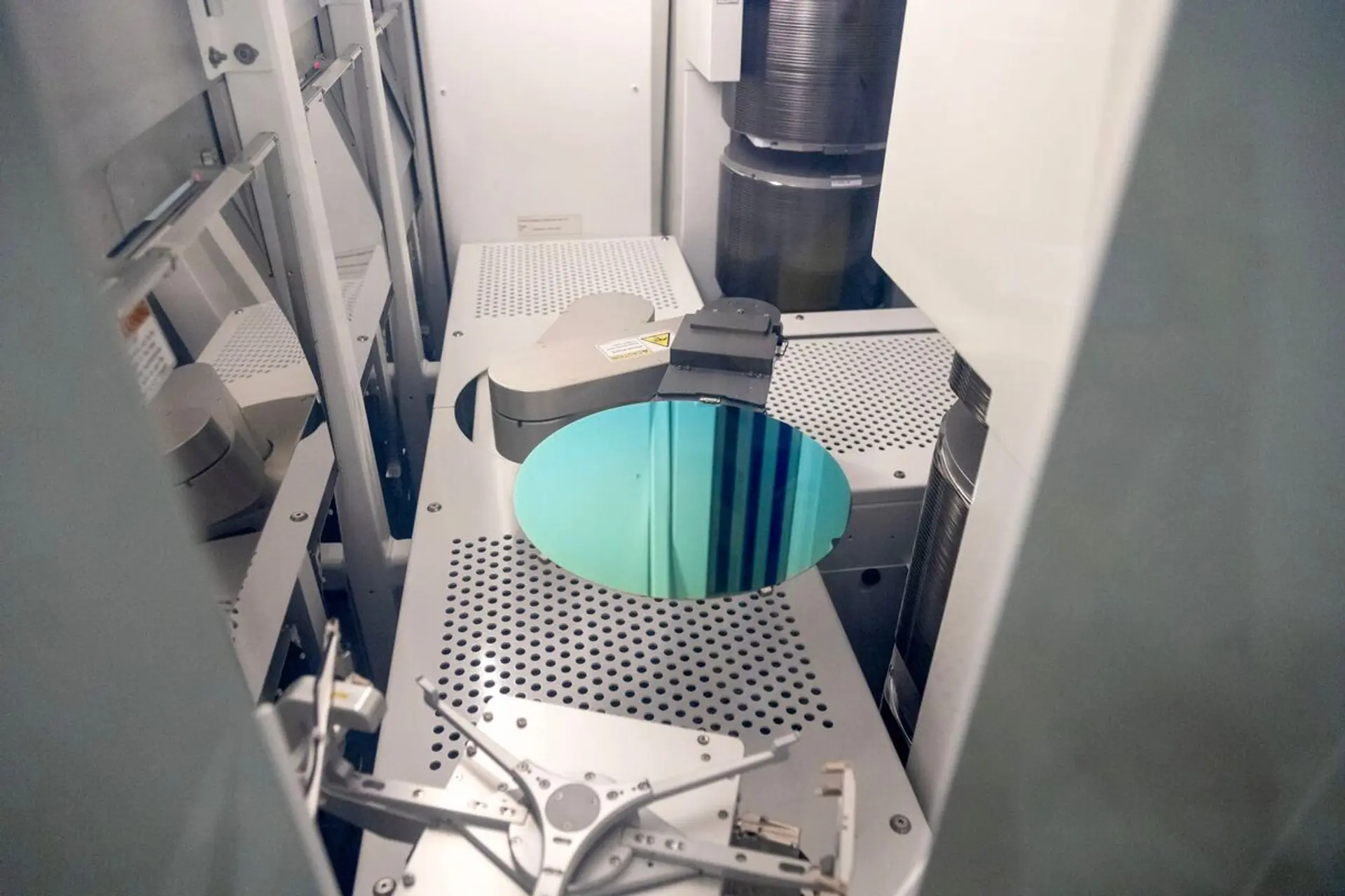 Micron's AI-Fueled Sales Surge