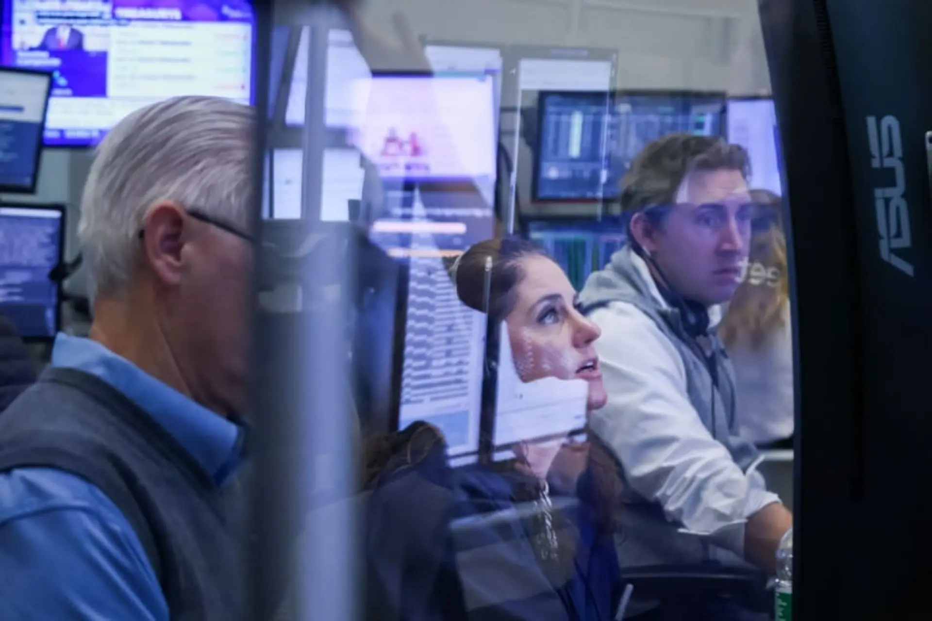 AI Stocks Rebound Strongly