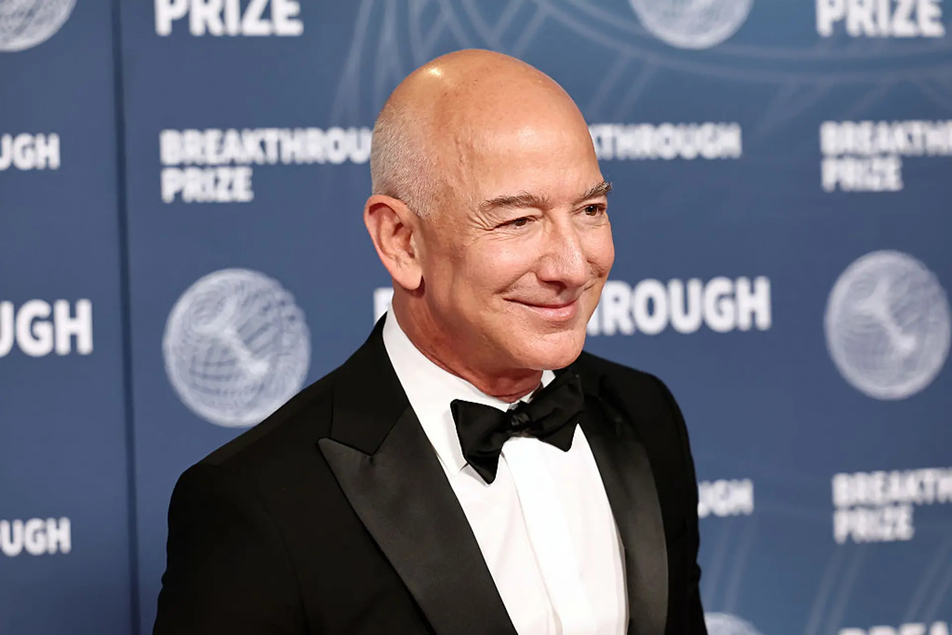 Bezos Backs AI Startup
