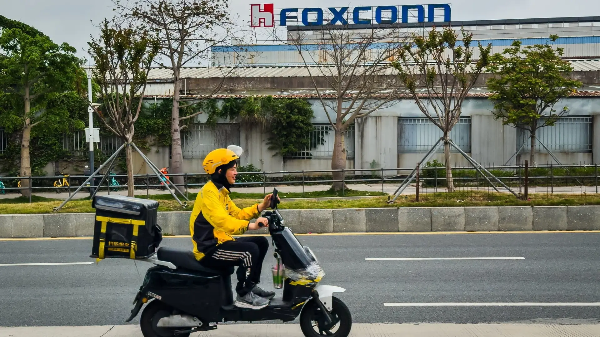 Foxconn Profits Surge on AI