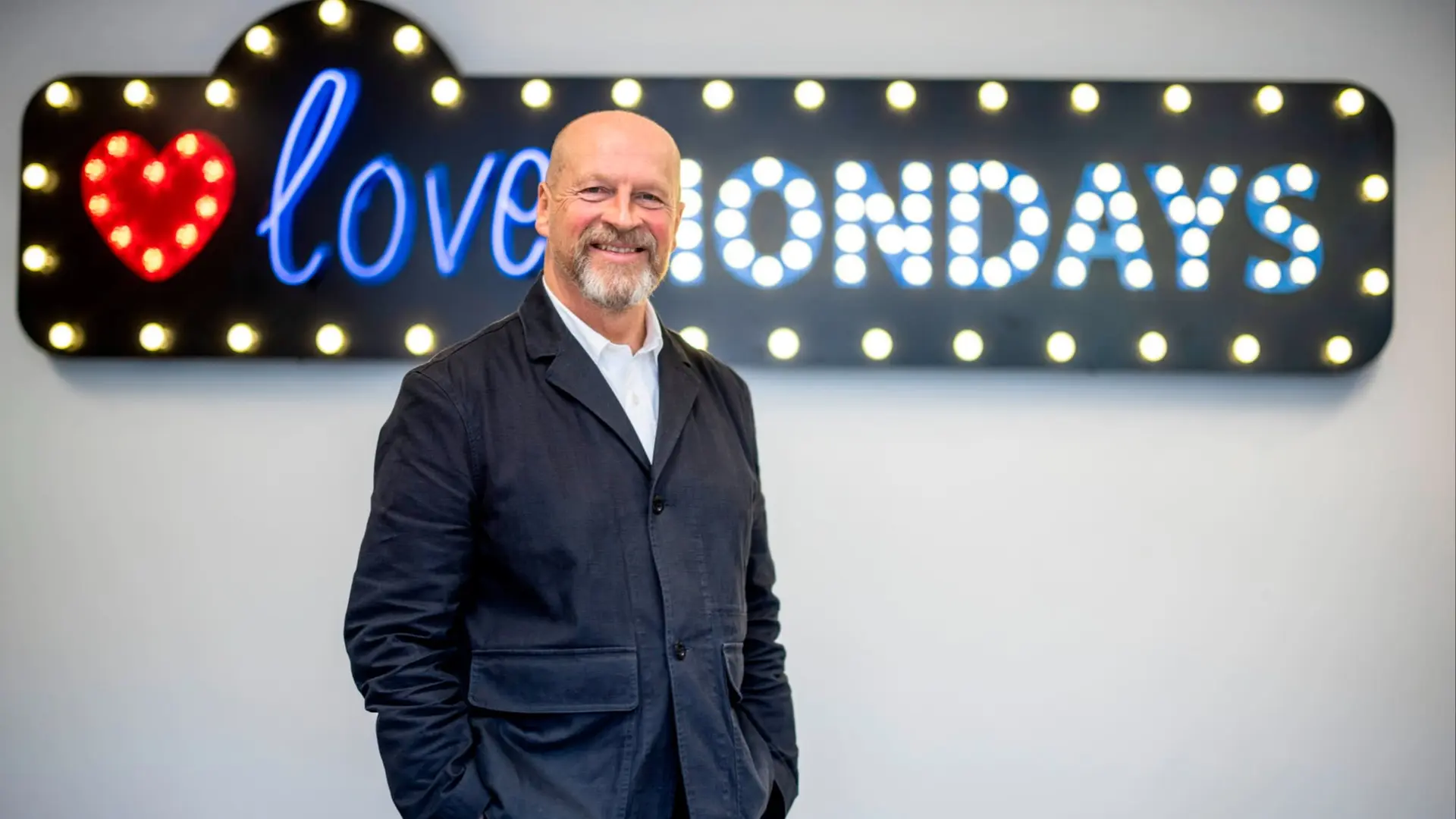 AI Reshapes Human Recruitment