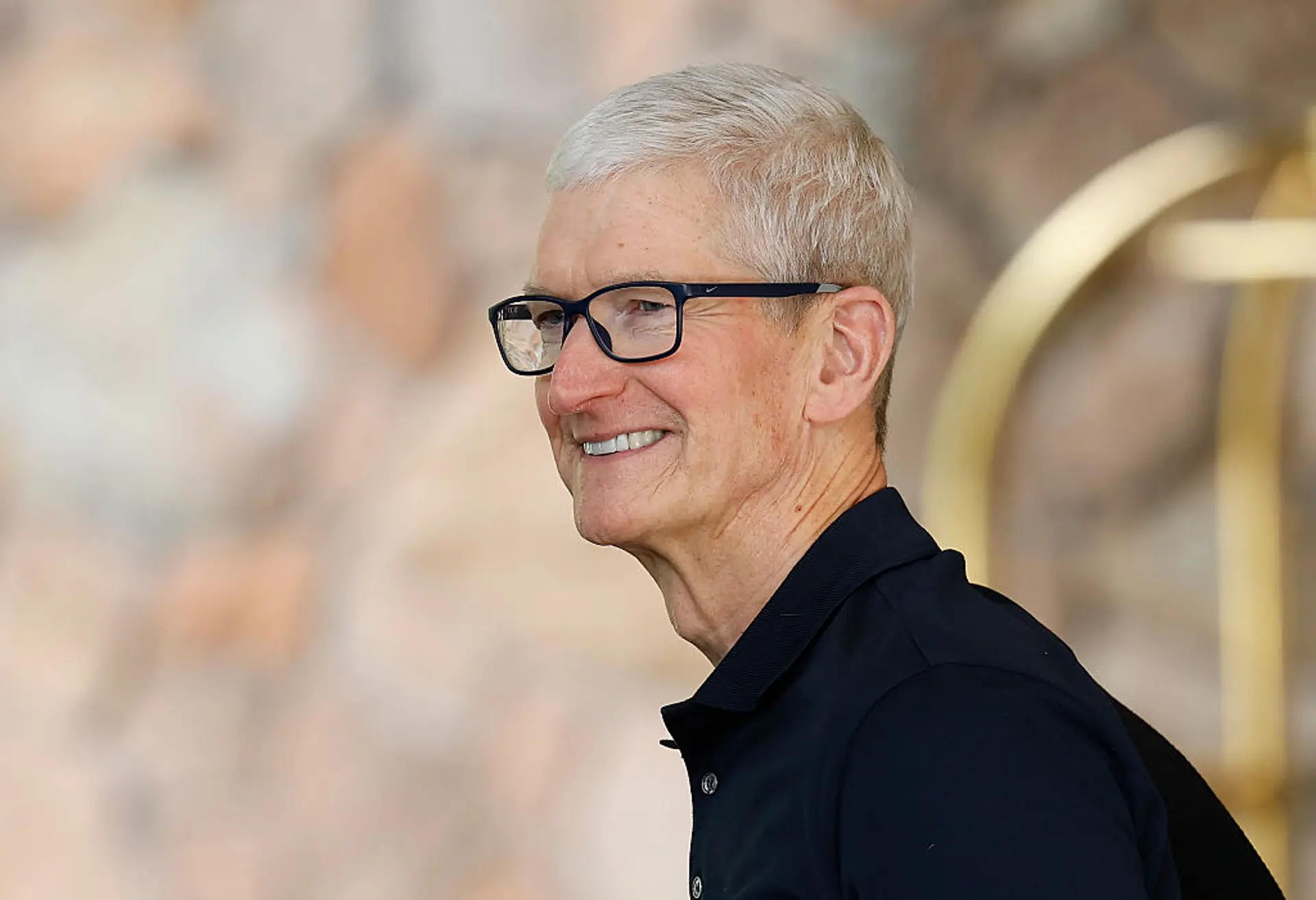 Apple Eyes AI Acquisitions