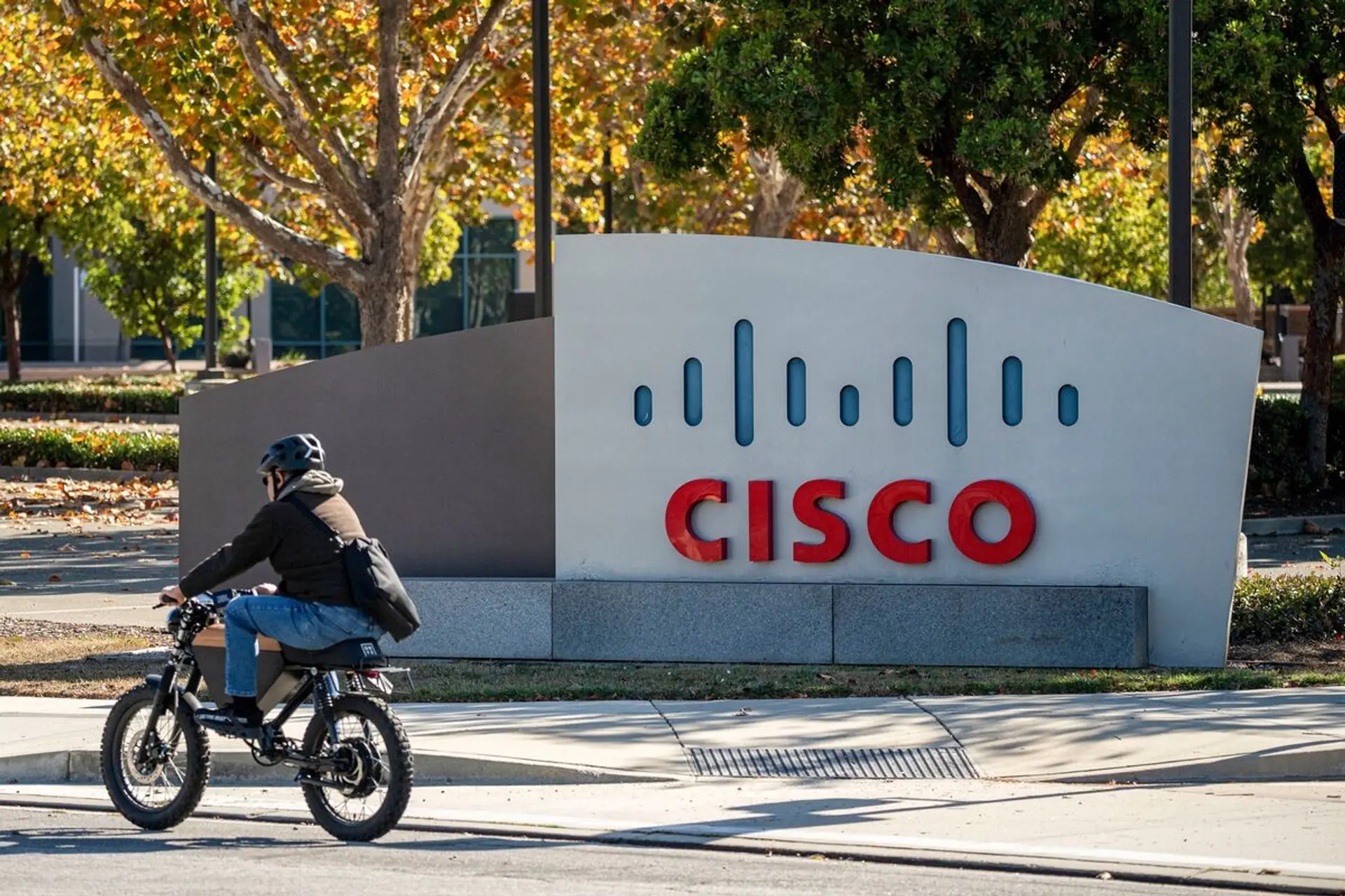 Cisco challenges Broadcom's AI