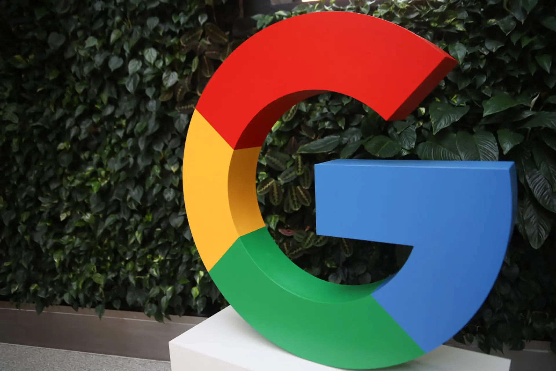 Sues Google over AI content