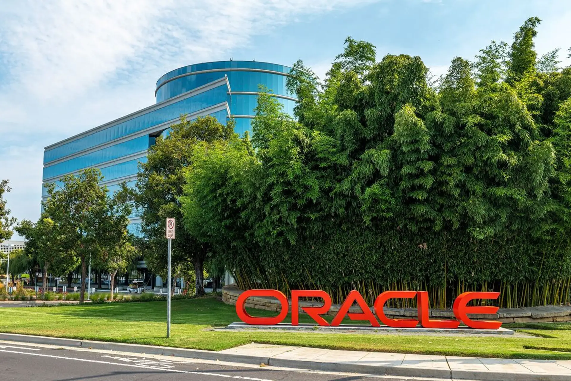 Oracle's Bookings Skyrocket Post-OpenAI