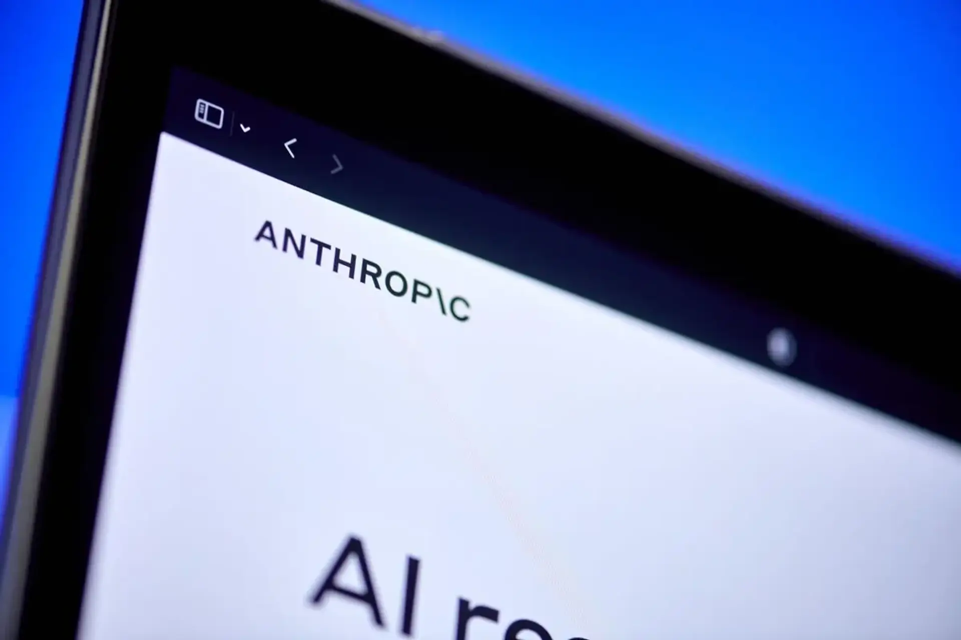 Anthropic Eyes $100B+ Valuation