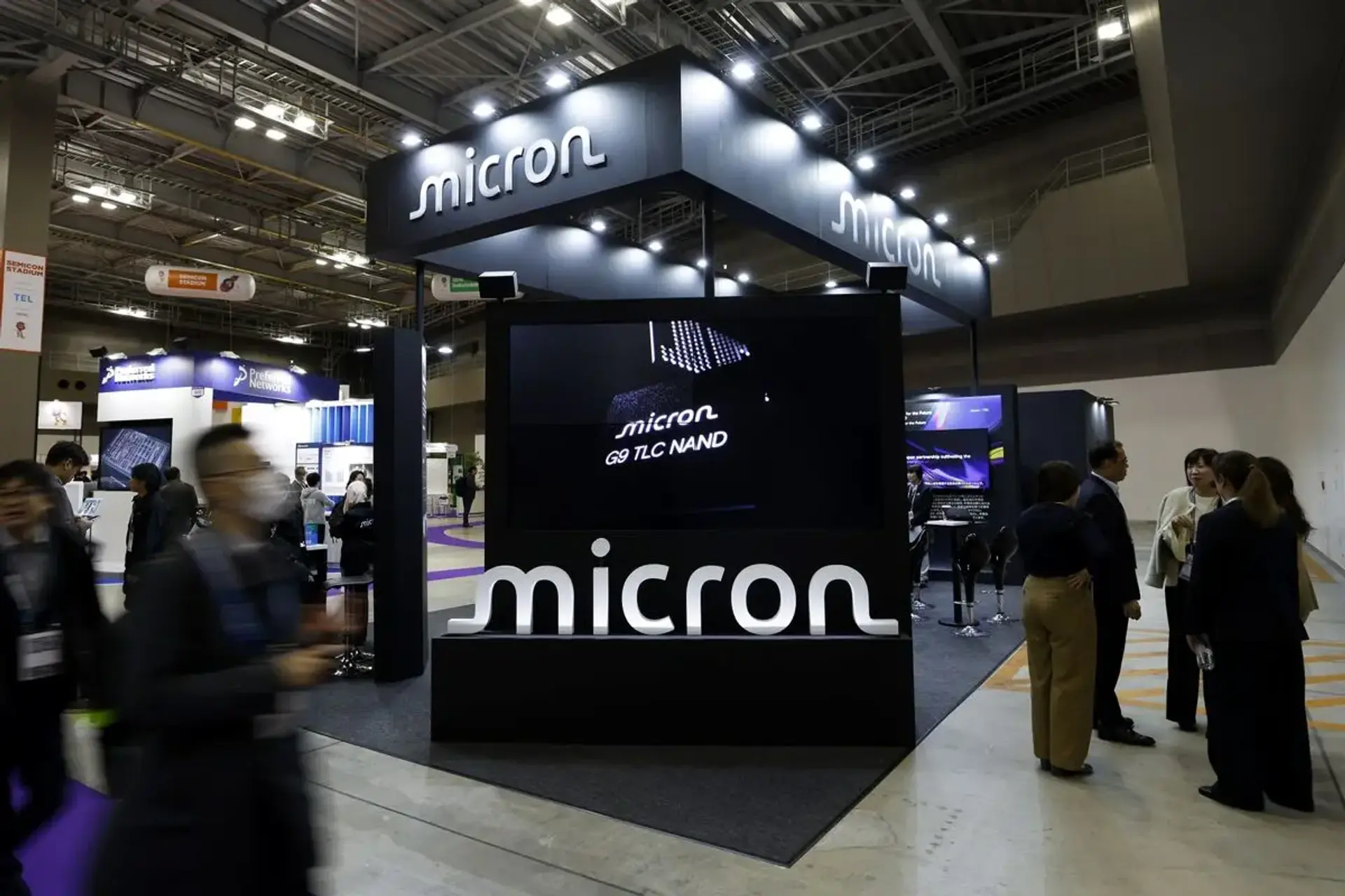 Micron's AI-Driven Forecast Boost