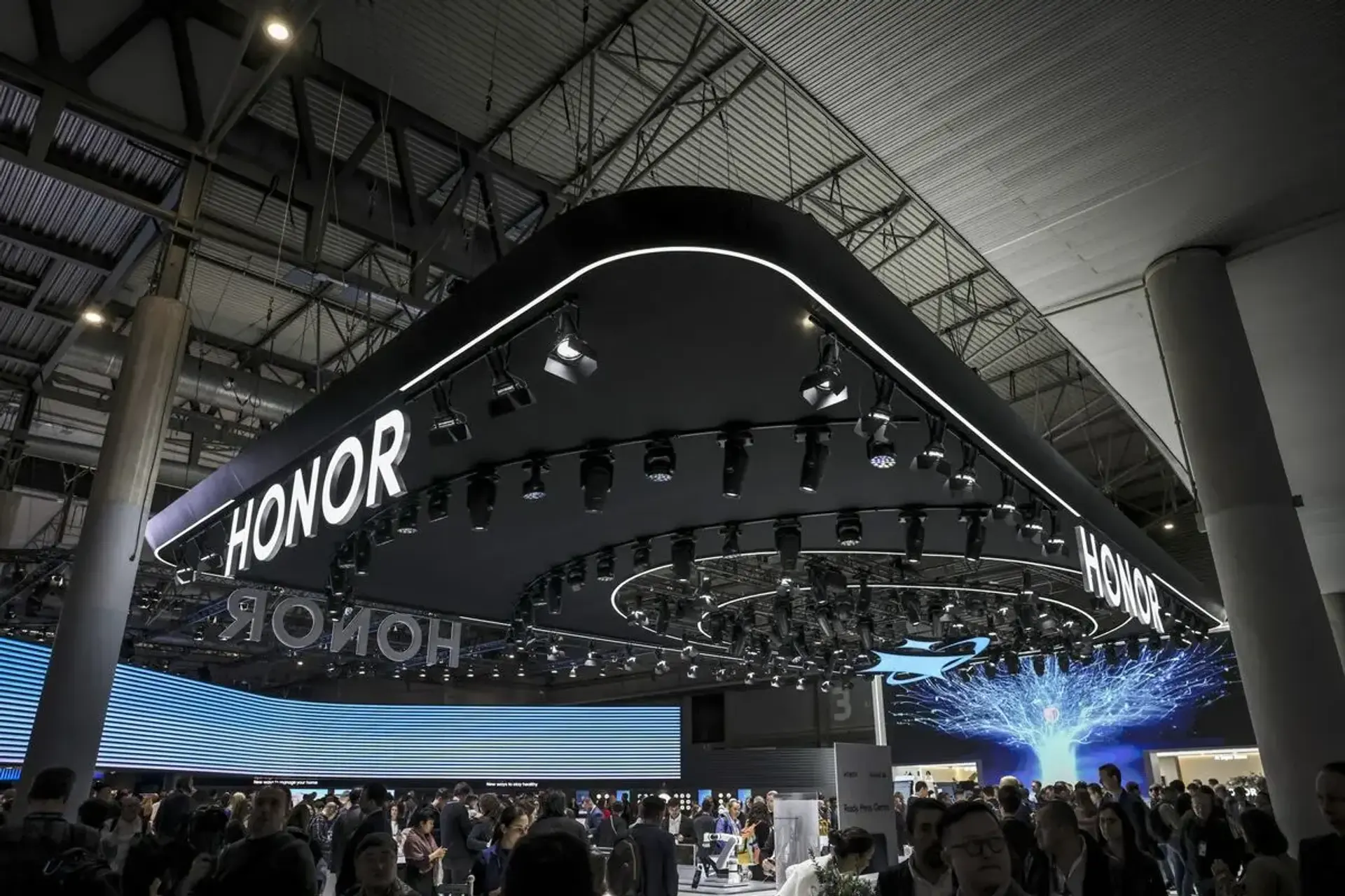 Honor Enters Robotics Race
