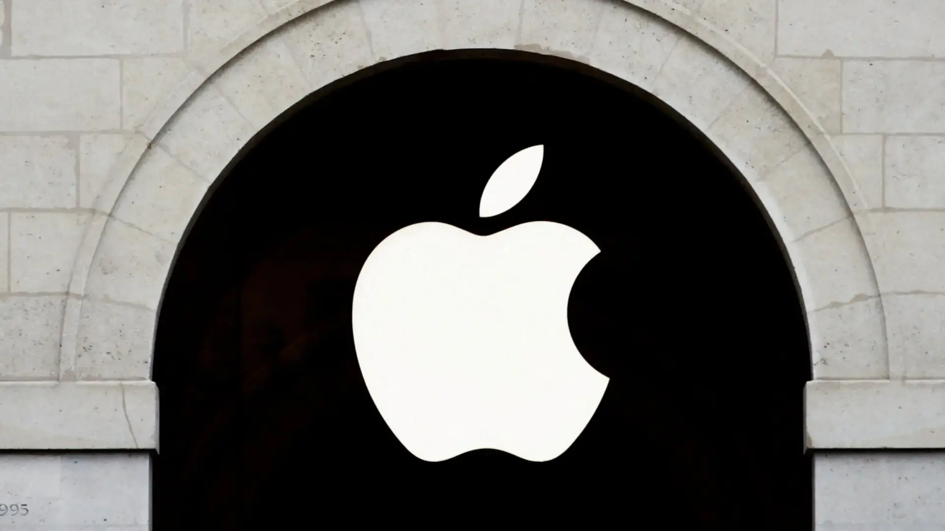 Trump Threatens iPhone Tariffs