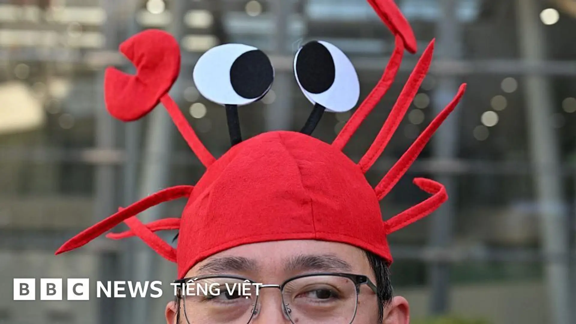 China Embraces, Curbs OpenClaw AI