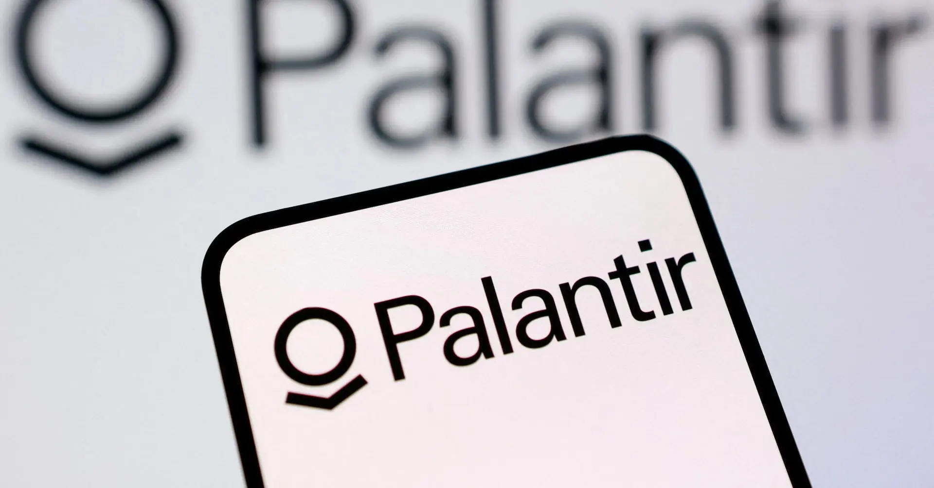 Pentagon Adopts Palantir Maven AI