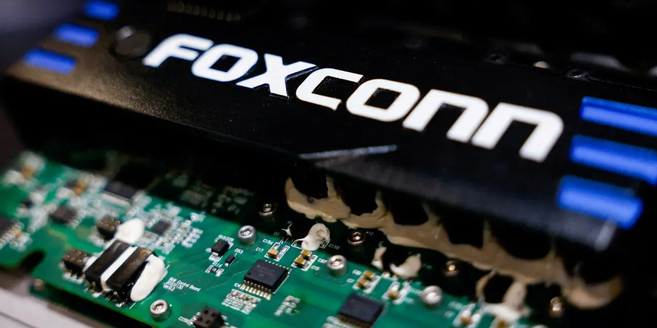 Foxconn Boosts Wisconsin AI