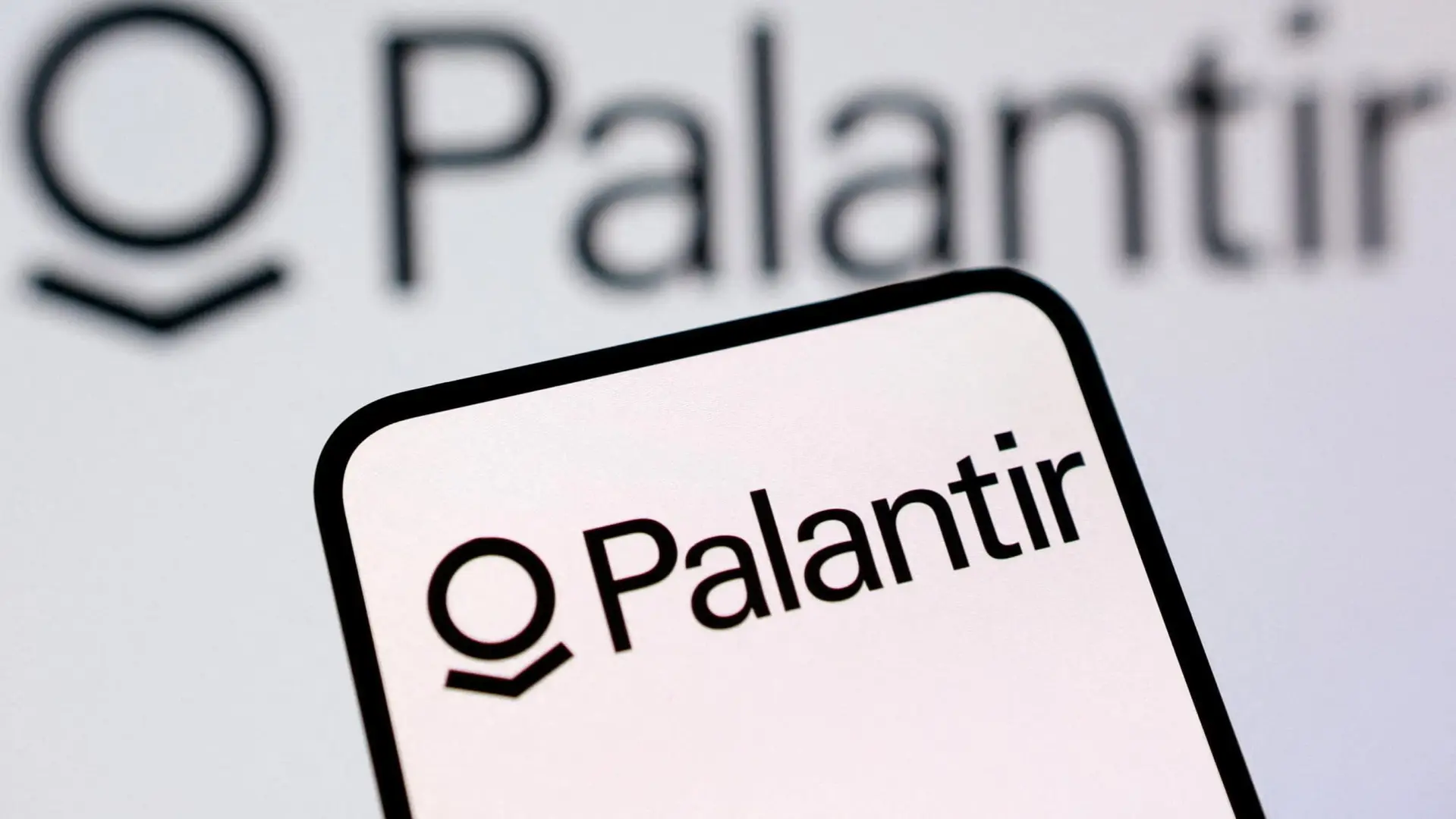 Palantir Raises 2025 Outlook
