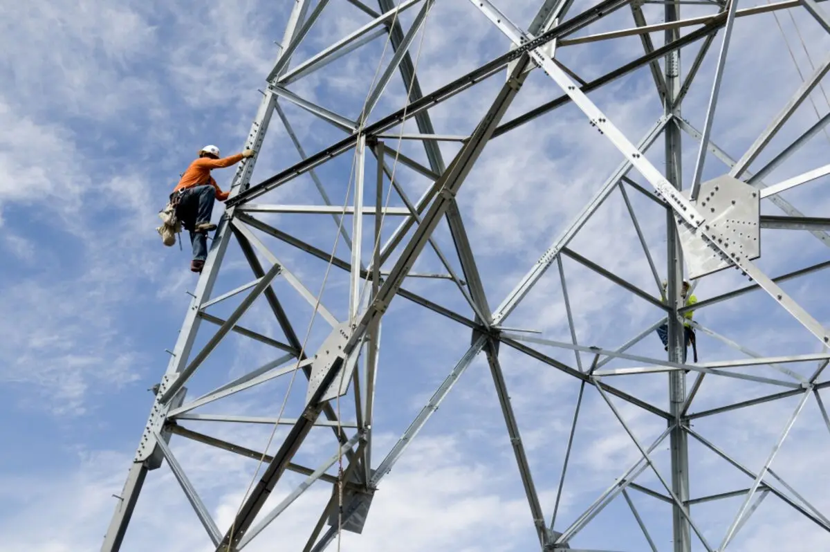 KKR Invests in Sempra Infrastructure