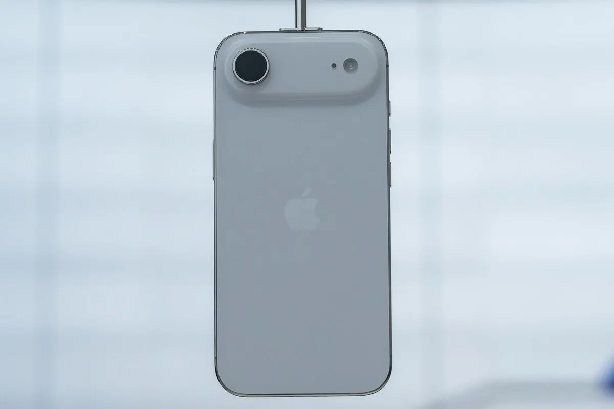 Apple AI Executive Departs