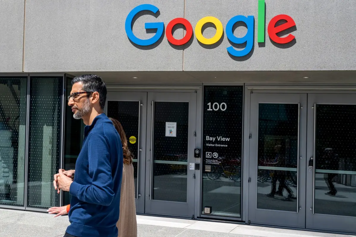 UK scrutinises Google's search dominance