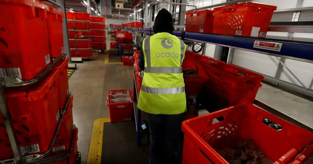 AI Reshapes Employment Landscape