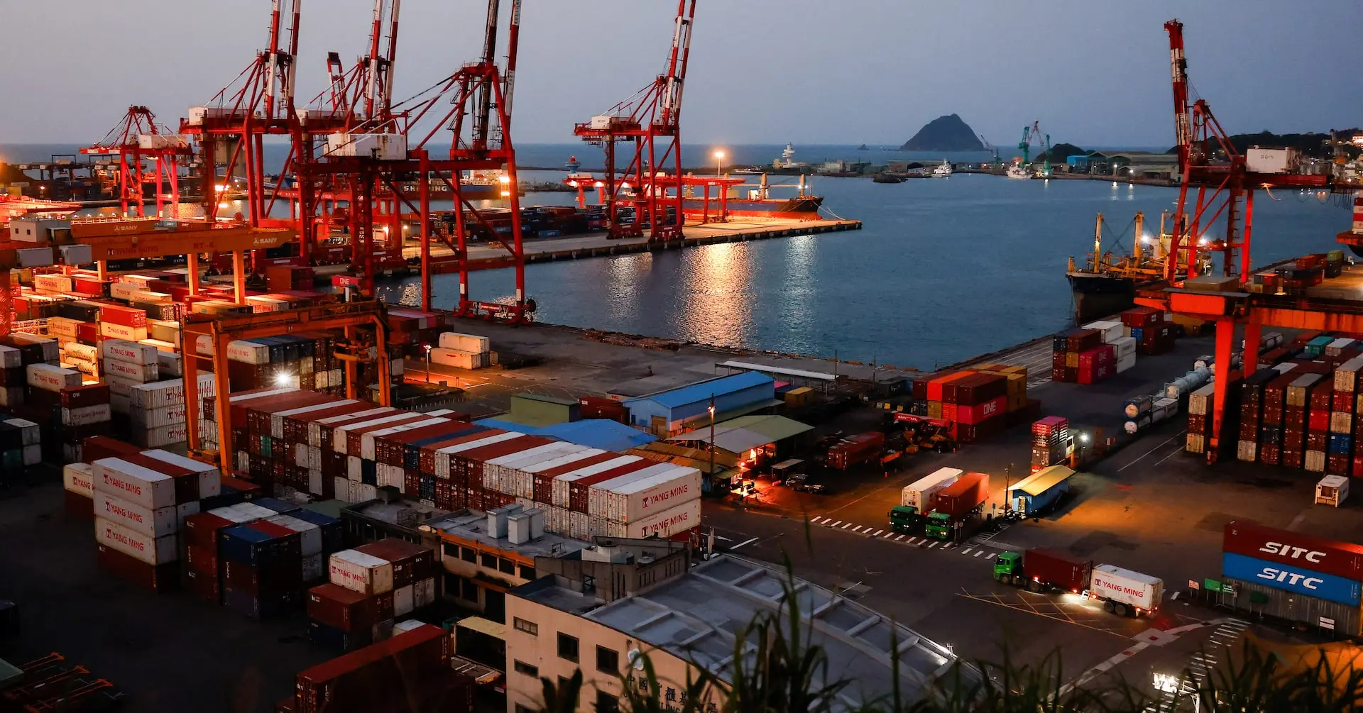 Taiwan Exports Hit Record